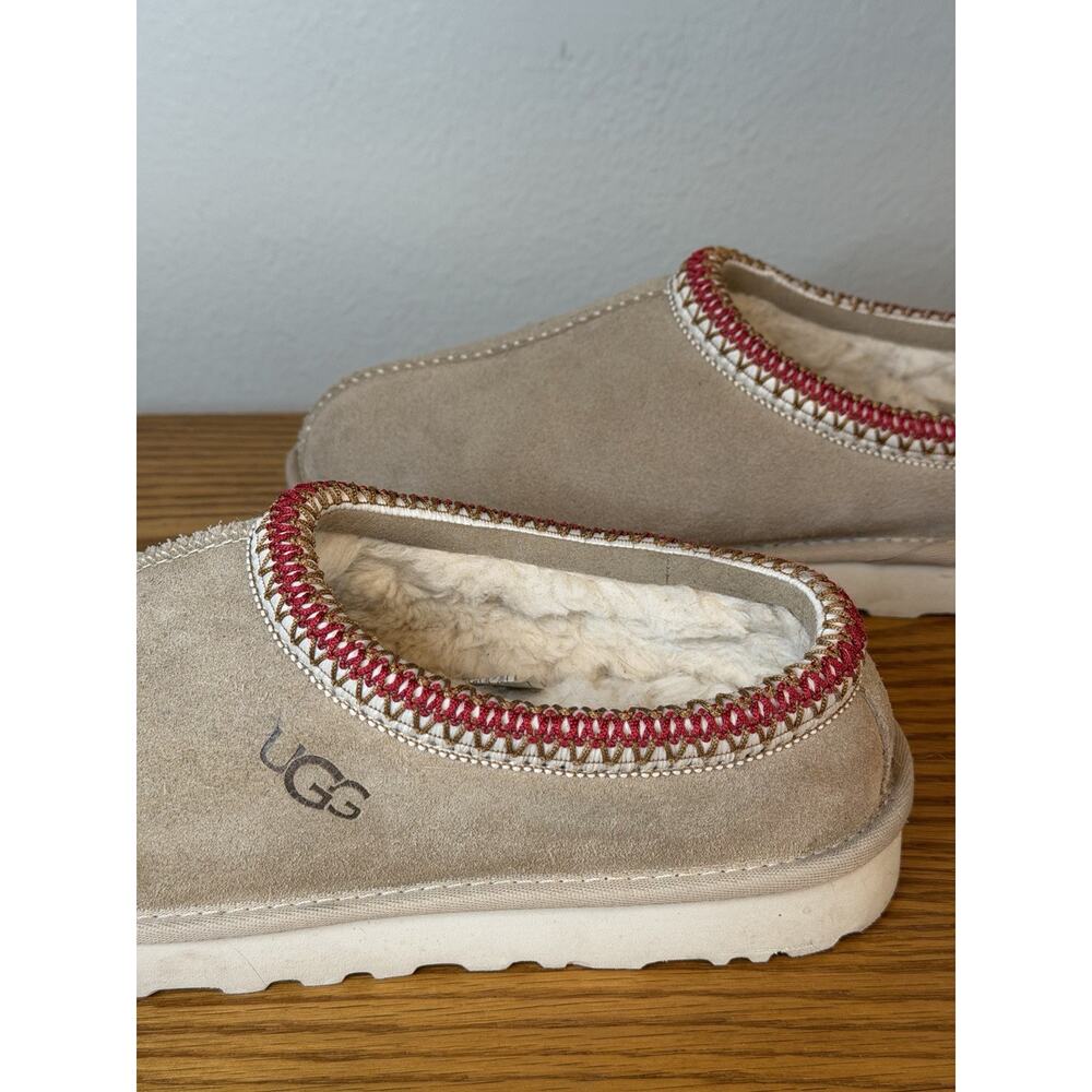 Ugg Tan Suede Fleece Lined Slippers Mules Size 9 with Red Gold/Brown Embroidery - Picture 4 of 7